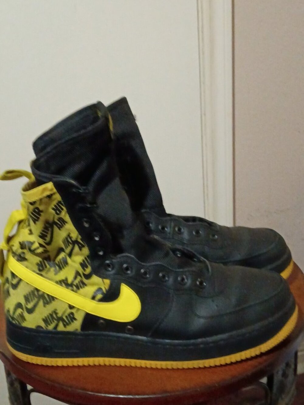 Nike SF Air Force 1 High Men's Size 11 Black/Dynamic Yellow AR1955-001